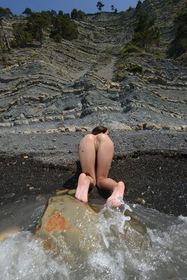 Bild markiert mit: Skinny, Brunette, Foxy Di - Nensi B - Medina U, MET Art, Mikhail Paramonov - Paromov, Nature, Nyuso, Russian