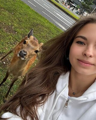 Bild markiert mit: Skinny, Brunette, Lera Buns - Valeriia Makusheva - Valeria Titova, Cute, Deer, Eyes, Legs, Nature, Russian