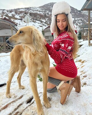 Bild markiert mit: Skinny, Brunette, Lera Buns - Valeriia Makusheva - Valeria Titova, Cute, Dog, Russian, Smiling, Winter