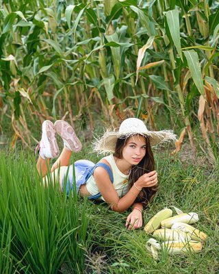 Bild markiert mit: Skinny, Brunette, Lera Buns - Valeriia Makusheva - Valeria Titova, Cute, Eyes, Hat, Nature, Russian