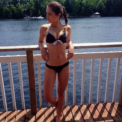 Bild markiert mit: Skinny, Bikini, Brunette, Canadian, Legs, Sophi Knight, Braid, Cute, Tummy