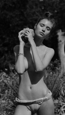 Bild markiert mit: Skinny, Brunette, Russian, Victoria Kosenkova, Wet, Cute, Monokini, Tummy