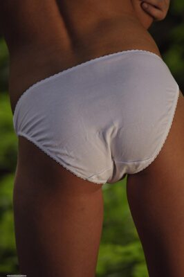 Bild markiert mit: Skinny, Goddess Nudes, Zita, Ass - Butt, Lingerie, Nature