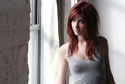 Bild markiert mit: Skinny, Redhead, Susan Coffey, Cute, Eyes, Sexy Wallpaper